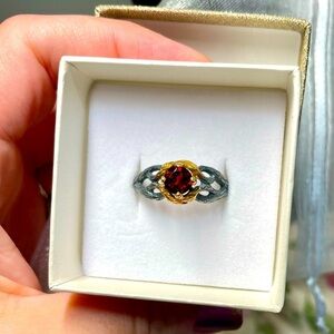 Elegant Silver & Gold Ring with Garnet